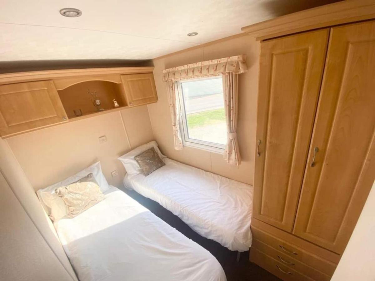 Luxury 2 Bedroom 2 Bathroom Caravan-Small Sofa 1 Pers Saint Osyth Zewnętrze zdjęcie